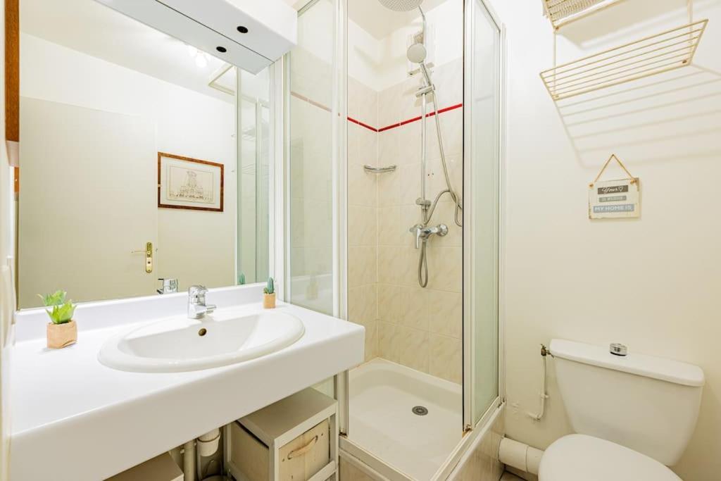 Grand Et Central, 8E Pres Elysee Paris Ngoại thất bức ảnh